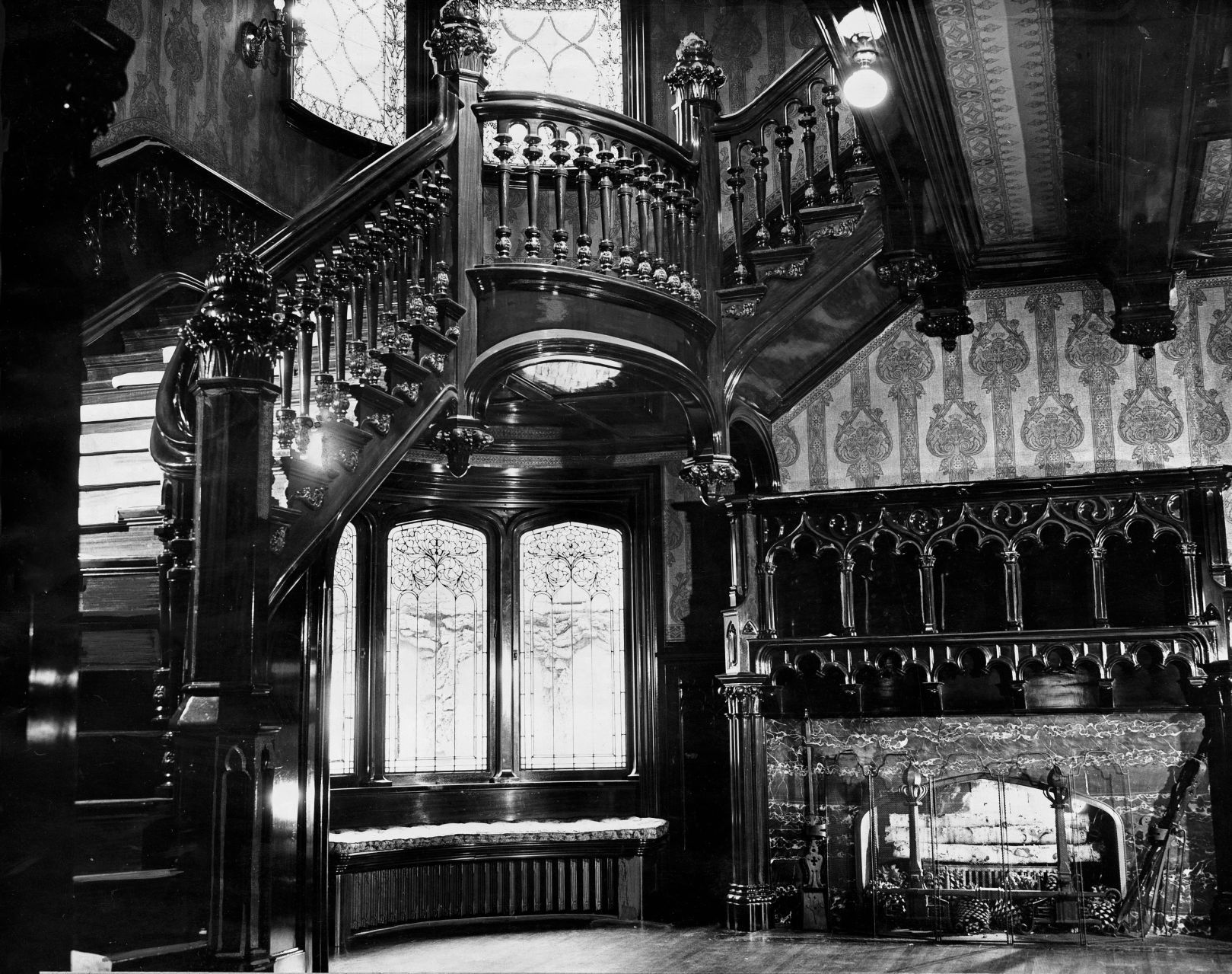 Joslyn Castle central hall